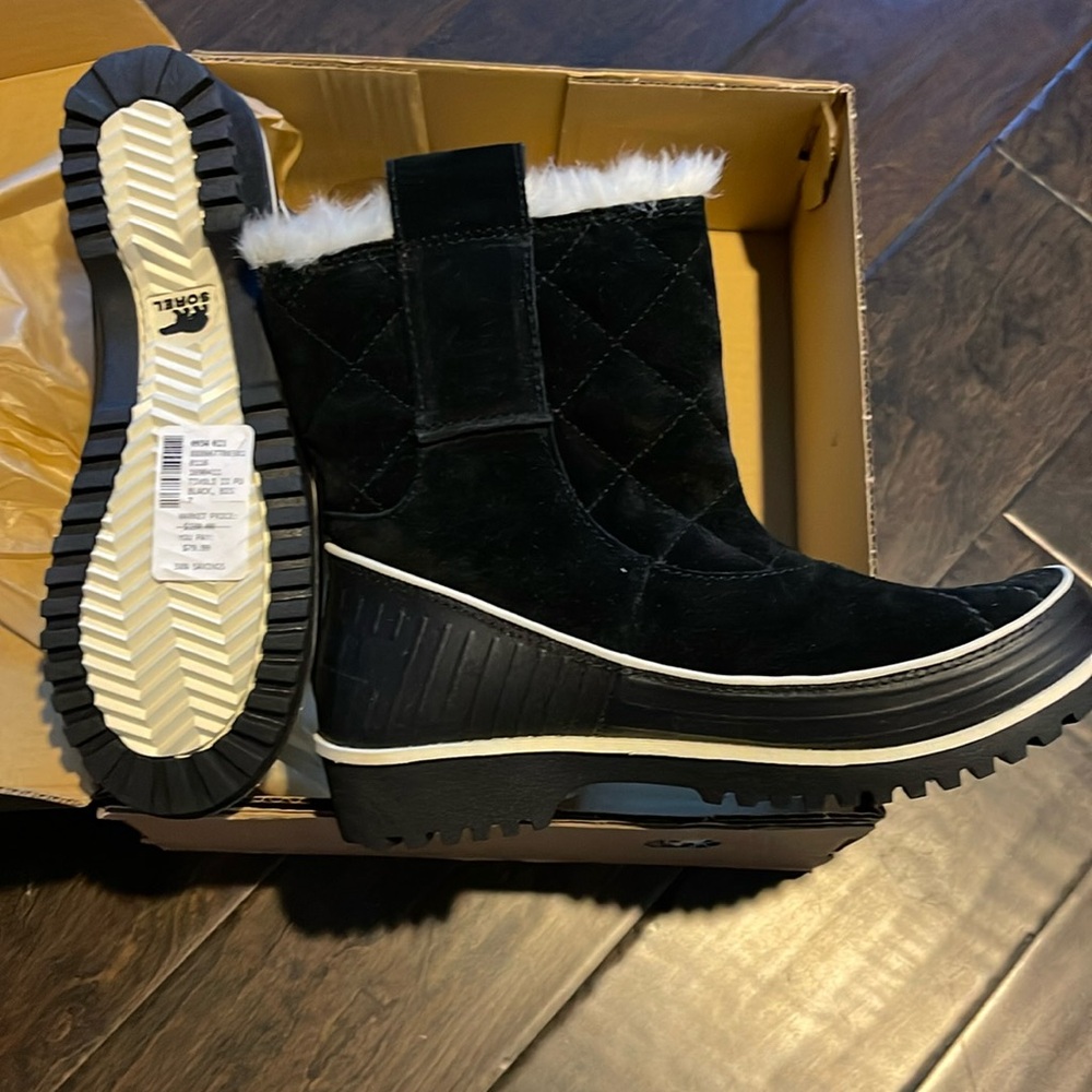 New Black Sorel Waterproof Winter Ankle Boot.